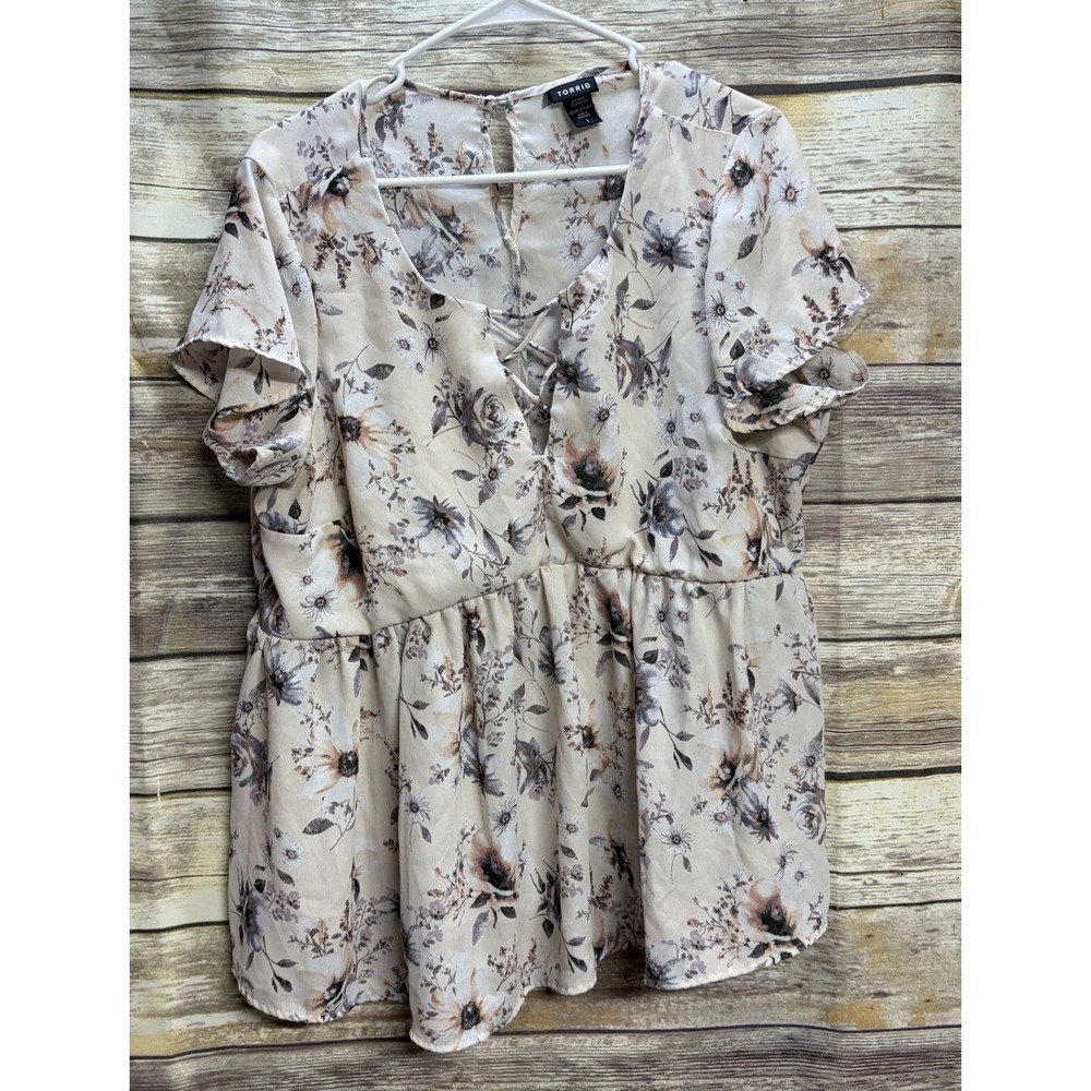 Torrid Women's Plus 1 Ivory Floral‎ Georgette Lattice Babydoll top blouse Shirt